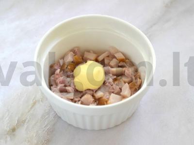 Salotas „Generolas“ su rūkytomis vištienos krūtinėlėmis Žingsnis 1