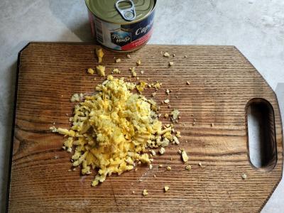 Švelnus salotas su sardinomis pomidorų padaže Žingsnis 3