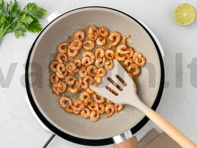 Aštrus grietinėlės makaronai su krevetėmis Žingsnis 2