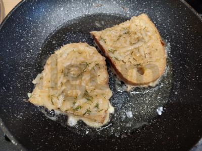 Karšti sumuštiniai su bulvėmis, kiaušiniu ir žolelėmis Žingsnis 7