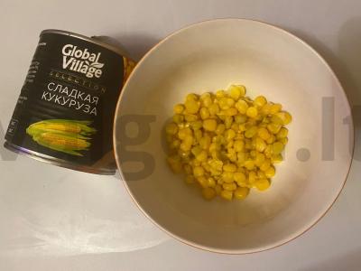 Salotas „Faradėja“ su vištiena, kukurūzais ir šviežiu agurku Žingsnis 2