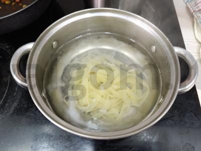 Makaronai-nestai su daržovių mišiniu orkaitėje Žingsnis 2