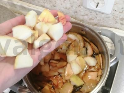 Džiovintų vaisių ir šviežių obuolių kompotas Žingsnis 3