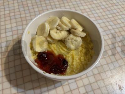 Saldžioji kukurūzų košė pagrindine nuotrauka