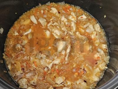 Bulguro plovas su namine vištiena lėtoje viryklėje Žingsnis 4