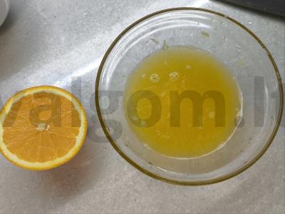 Apelsinų limonadas su laimu Žingsnis 1