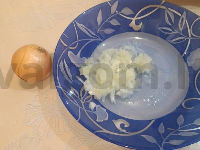 Kopūstai, troškinti su konservuota šamais Žingsnis 1