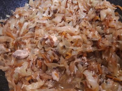 Kopūstai, troškinti su konservuota šamais Žingsnis 8