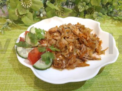 Kopūstai, troškinti su konservuota šamais pagrindine nuotrauka