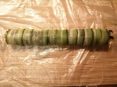 Agurkų ritinys be ryžių Žingsnis 6