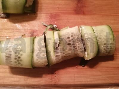 Agurkų ritinys be ryžių Žingsnis 7