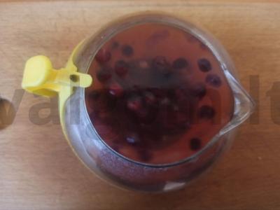 Arbatos gėrimas su spanguolėmis ir imbieru Žingsnis 5