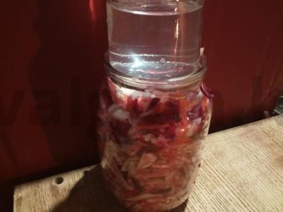 Marinuoti kopūstai su burokėliais Žingsnis 3