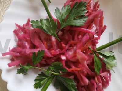 Marinuoti kopūstai su burokėliais pagrindine nuotrauka