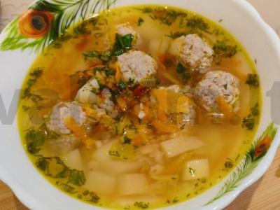 Itališkas sriuba su meatballs pagrindine nuotrauka