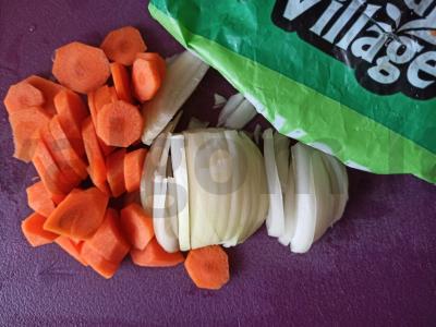 Garinta upėtakis su daržovėmis lėtoje viryklėje Žingsnis 2