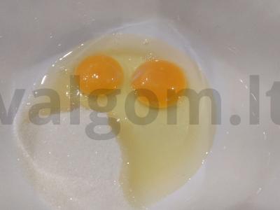 Nuostabus varškės pyragas „Ananasinis“ Žingsnis 1