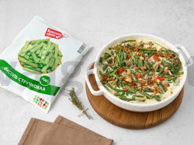 Kasperolė su žaliąja pupelių pagrindine nuotrauka