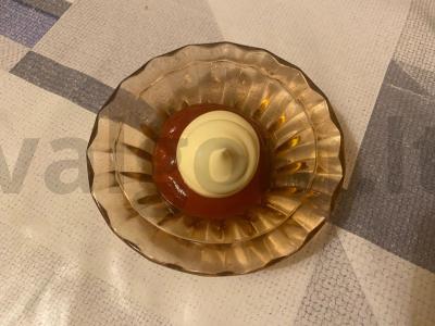 Karštas šuo „Apskritimai“ su dešrele, agurku ir džiovintų daržovių prieskoniu Žingsnis 2