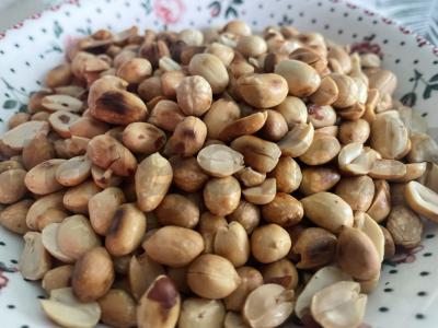 Namų gamybos žemės riešutų sviestas Žingsnis 2