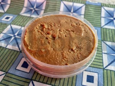 Namų gamybos žemės riešutų sviestas pagrindine nuotrauka