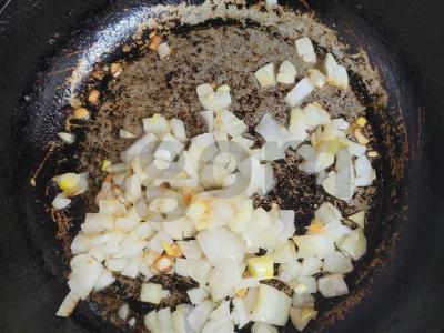 Penne makaronai su faršo ir pomidorų padažu Žingsnis 3