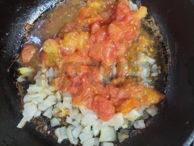 Penne makaronai su faršo ir pomidorų padažu Žingsnis 4