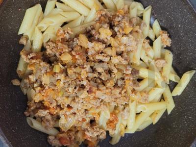 Penne makaronai su faršo ir pomidorų padažu Žingsnis 8