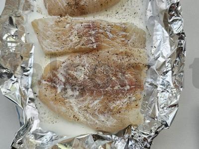 Lydekos filė grietinėlėje su žolelėmis orkaitėje Žingsnis 1