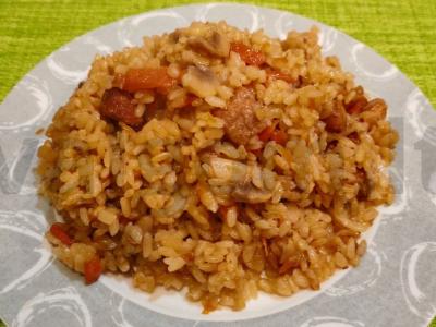 Grybų plovas su daržovėmis pagrindine nuotrauka