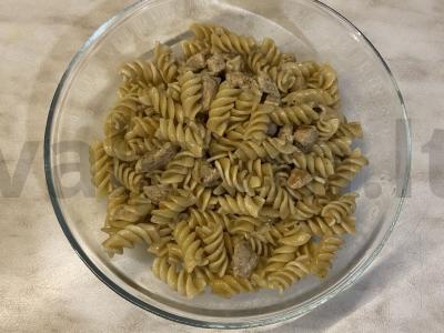 Makaronai su švelniais kiaulienos gabalėliais pagrindine nuotrauka