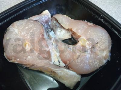 Sūdyta karpis su raudonais maltais pipirais ir krapais Žingsnis 3