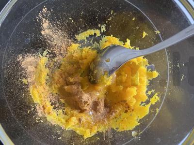 Aromatingas varškės-moliūgų musas su chia sėklomis Žingsnis 3