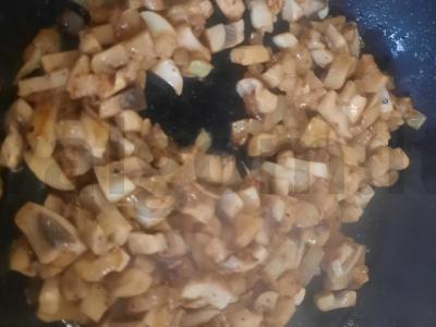 Bulvių zrazai su pievagrybiais Žingsnis 5