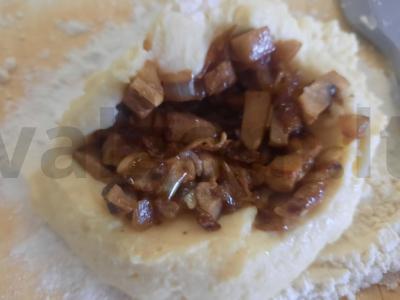 Bulvių zrazai su pievagrybiais Žingsnis 9