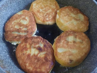 Bulvių zrazai su pievagrybiais Žingsnis 11