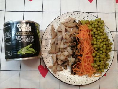 Salotos su žaliais žirneliais „Sultingas“ Žingsnis 6