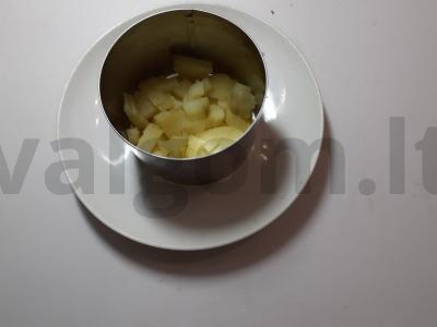 Salotas „Mėgstamiausias olivjė“ Žingsnis 1