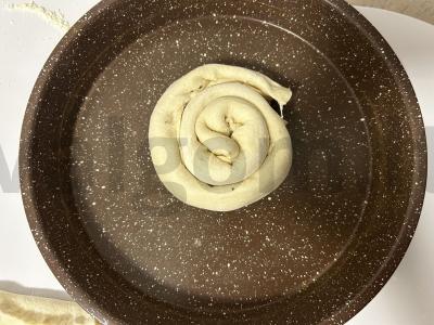 Sluoksniuotos tešlos sraigė su špinatais, varške ir sūriu Žingsnis 5