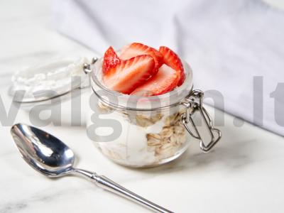 Naktinė avižinė košė su jogurtu pagrindine nuotrauka