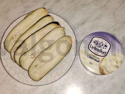 Baklažanų ritinėliai su lydytu sūriu ir graikiniais riešutais Žingsnis 1