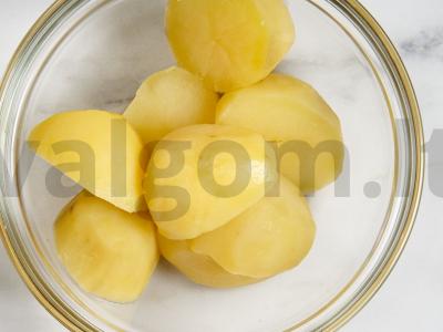 Bulvių pyragėliai su faršu Žingsnis 1