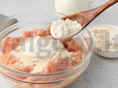 Vištienos blynai su grybų padažu Žingsnis 2