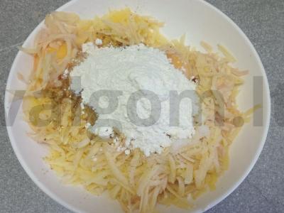 Bulviniai blynai su rūkyta lašiša Žingsnis 4