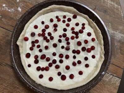 Varškės ir spanguolių pyragas Žingsnis 6