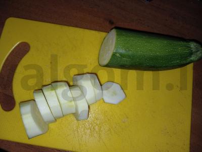 Kefyro, cukinijų ir mineralinio vandens kokteilis Žingsnis 1