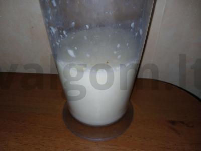 Kefyro, cukinijų ir mineralinio vandens kokteilis Žingsnis 3