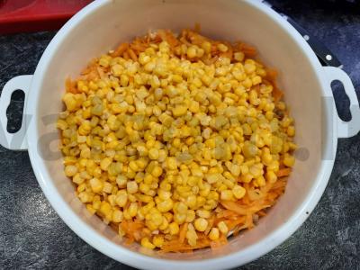 Morkų salotas su traškučiais Žingsnis 3