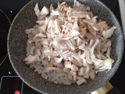 Kepta bulvė su pievagrybiais Žingsnis 3