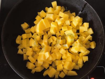 Kepta bulvė su pievagrybiais Žingsnis 4